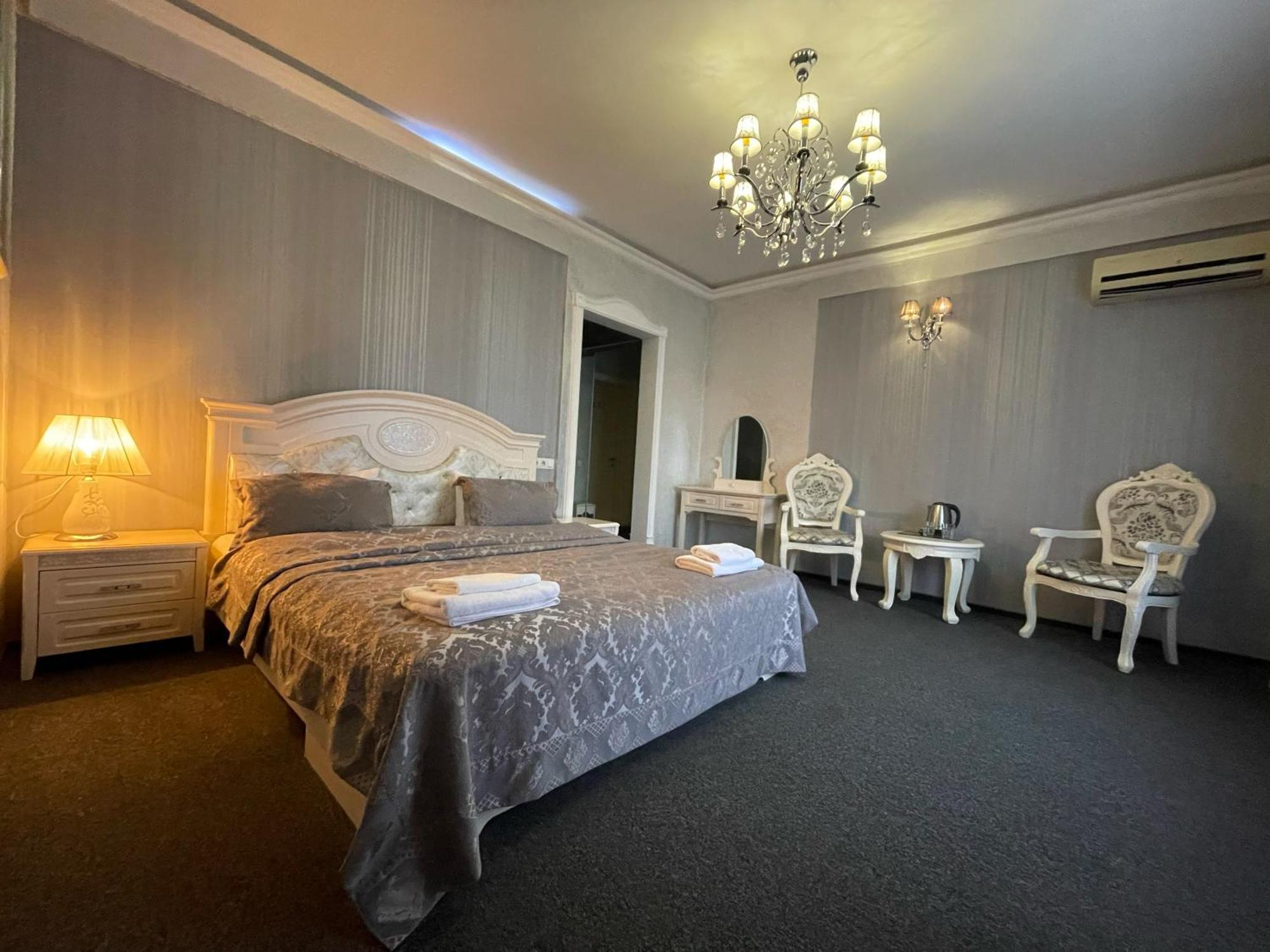 Київські Ночі Otel Dış mekan fotoğraf