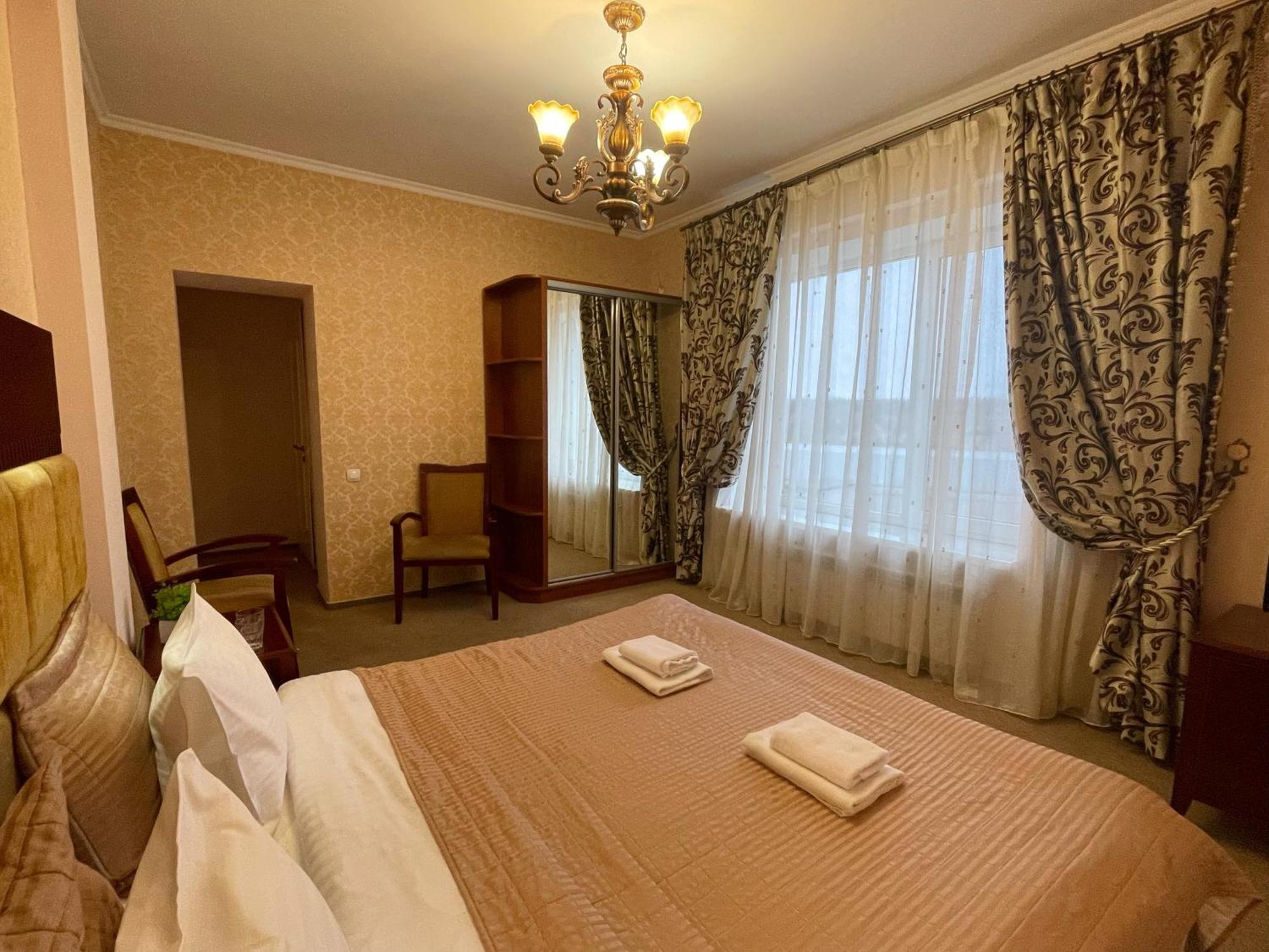 Київські Ночі Otel Dış mekan fotoğraf