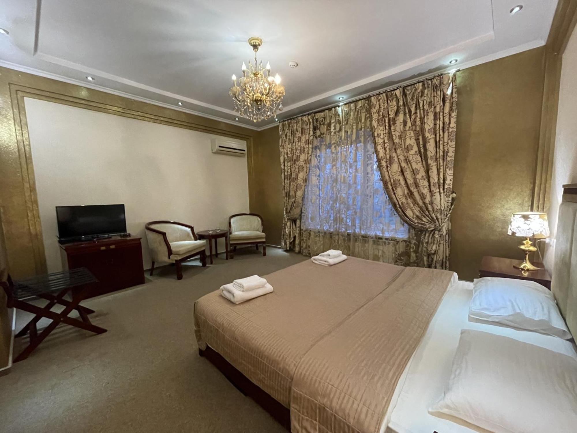 Київські Ночі Otel Dış mekan fotoğraf